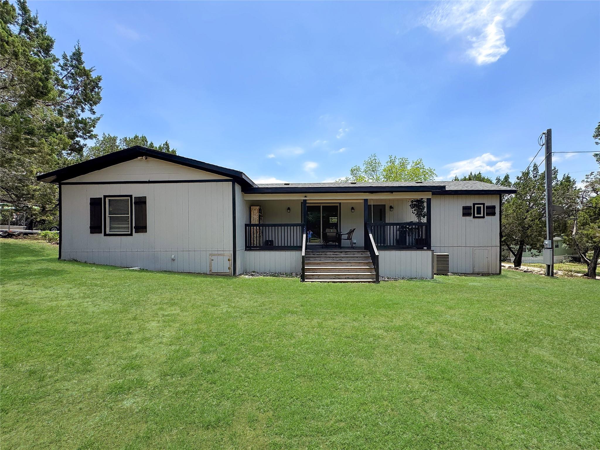 823 Trail Crest Dr, Canyon Lake, TX 78133