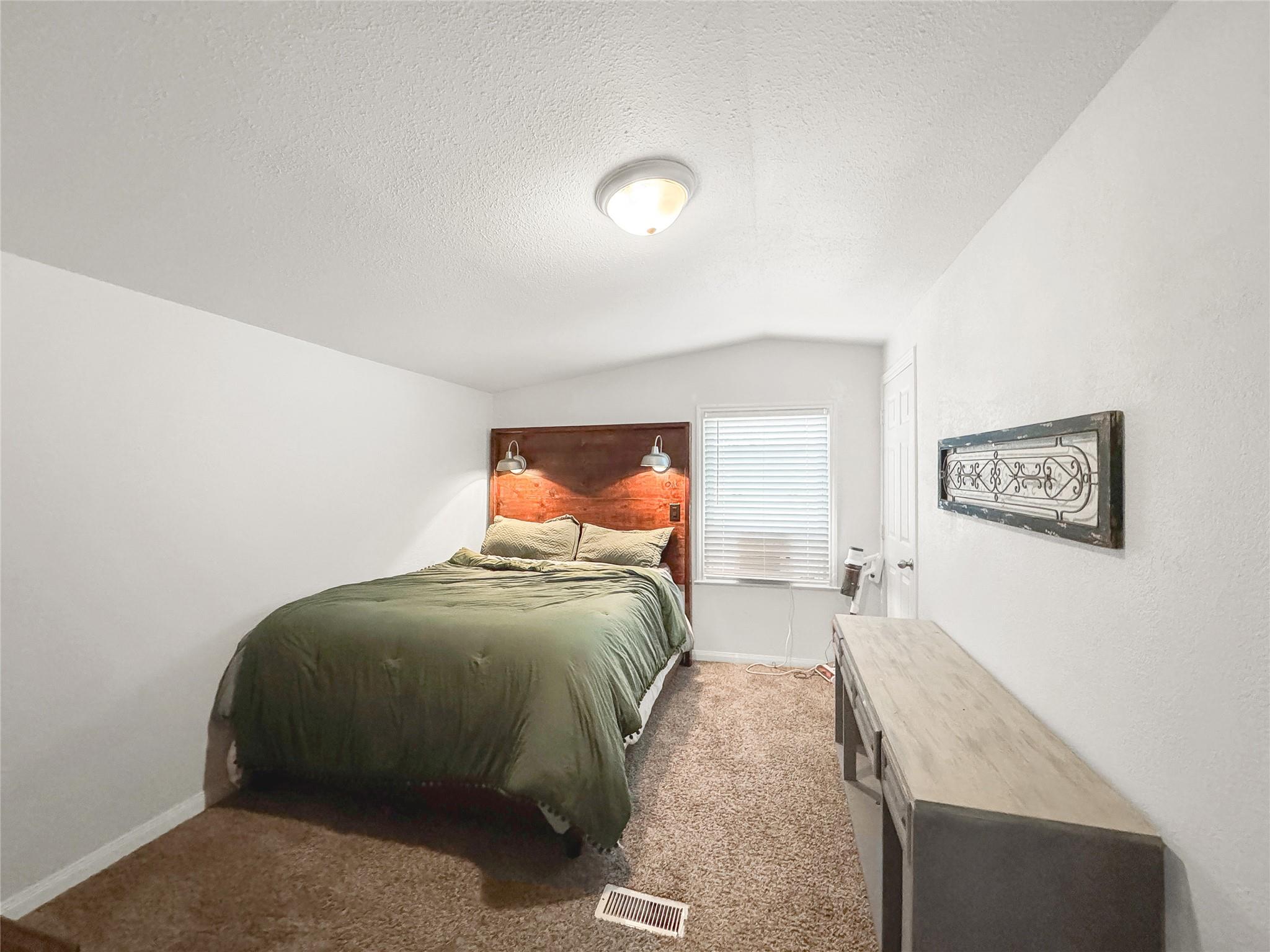 823 Trail Crest Dr, Canyon Lake, TX 78133