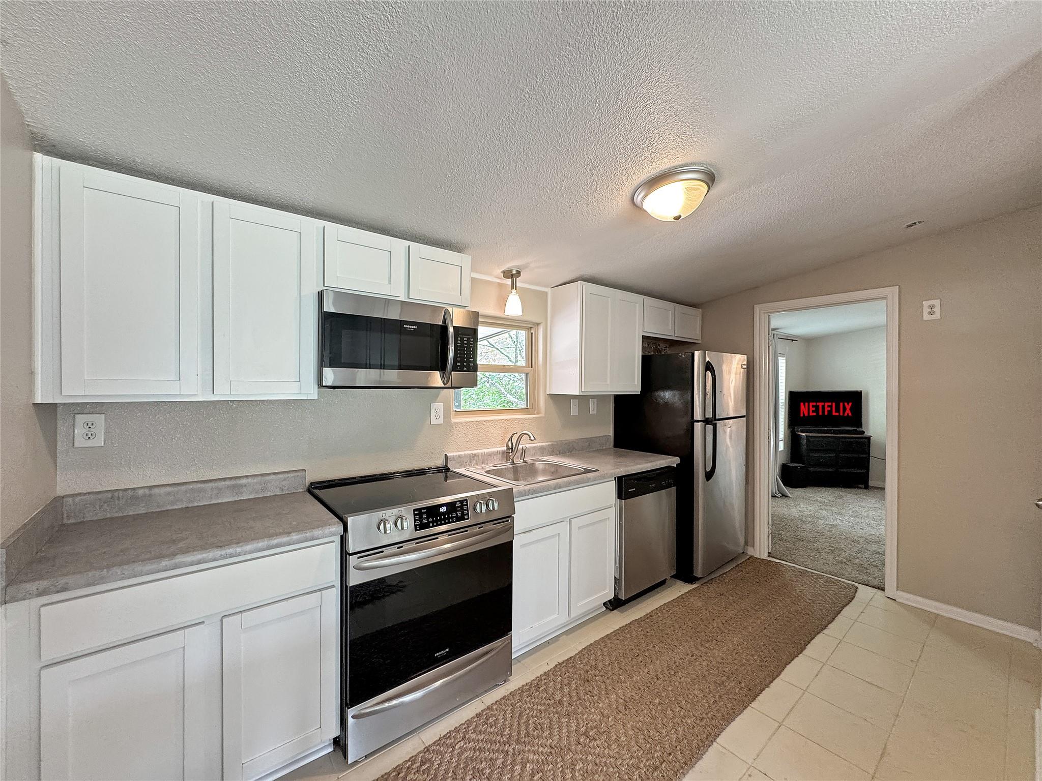 823 Trail Crest Dr, Canyon Lake, TX 78133