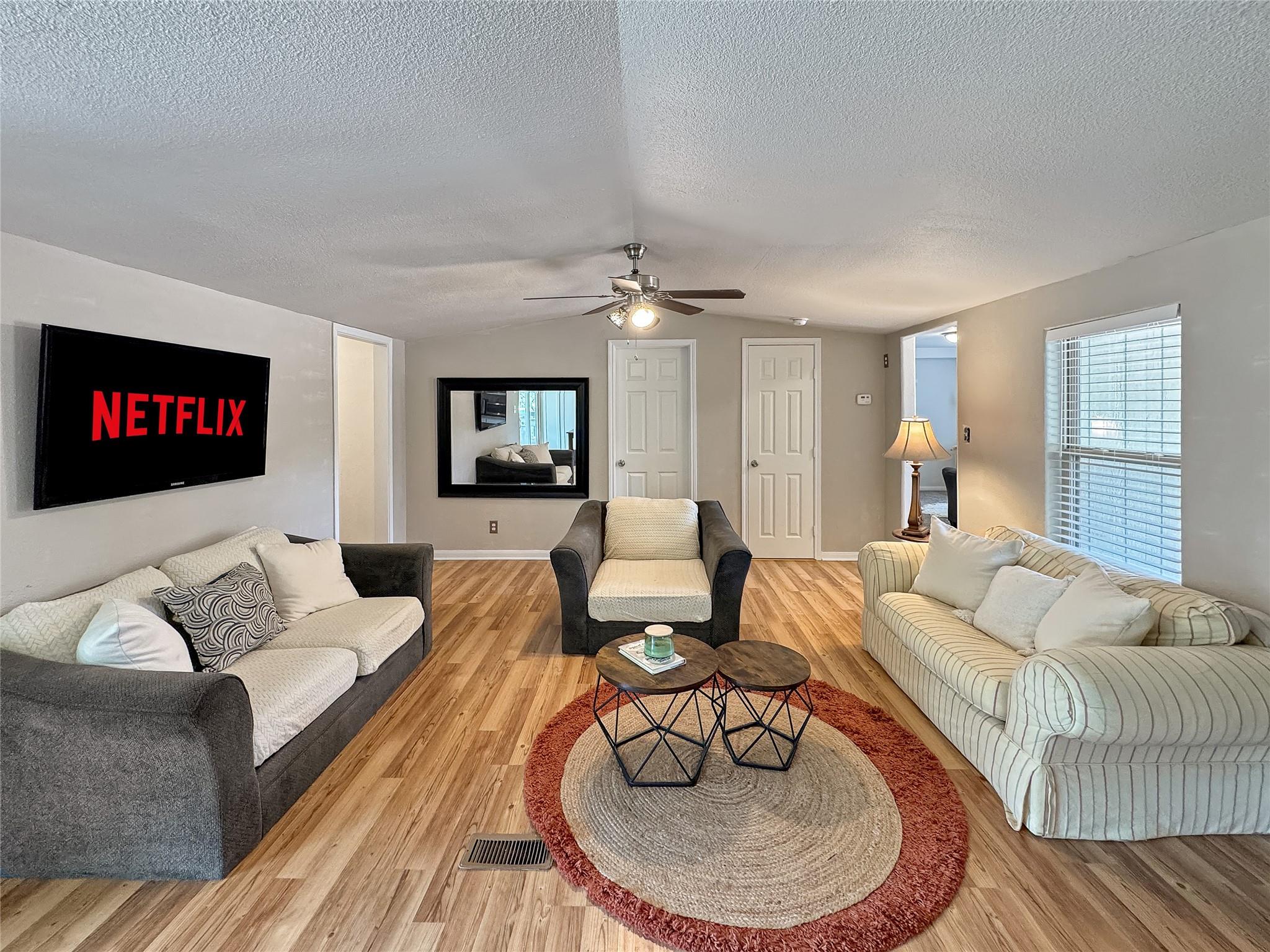 823 Trail Crest Dr, Canyon Lake, TX 78133