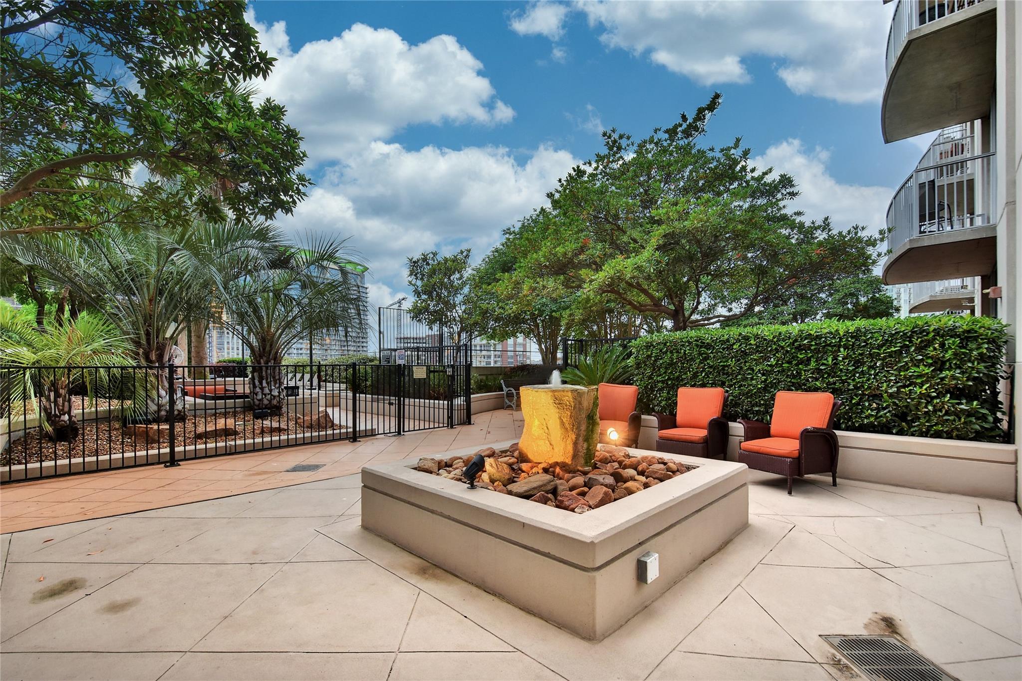 360 Nueces St # 3602, Austin, TX 78701