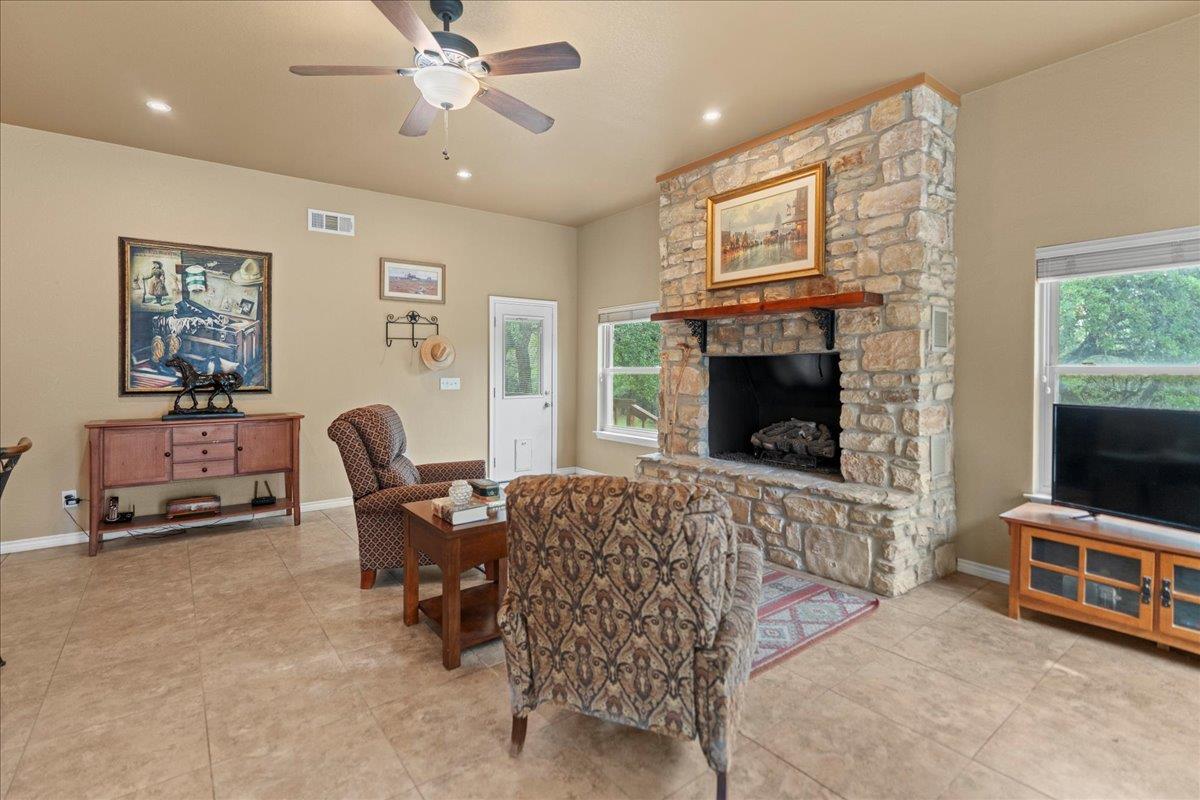 721 Deer Run, Wimberley, TX 78676
