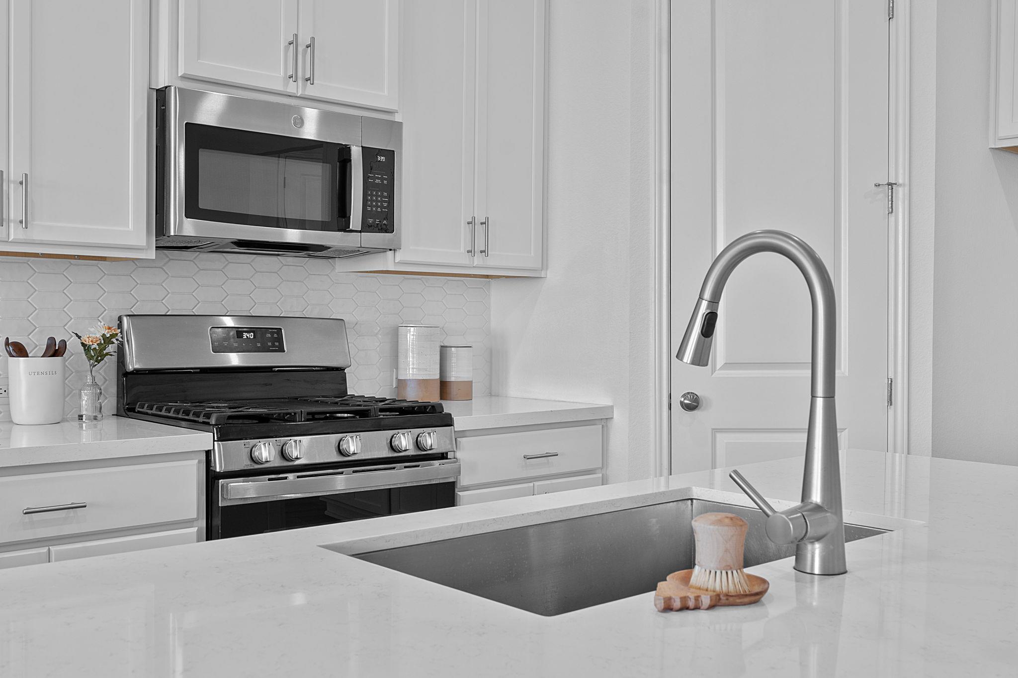 529 Leeward Pass, Leander, TX 78641