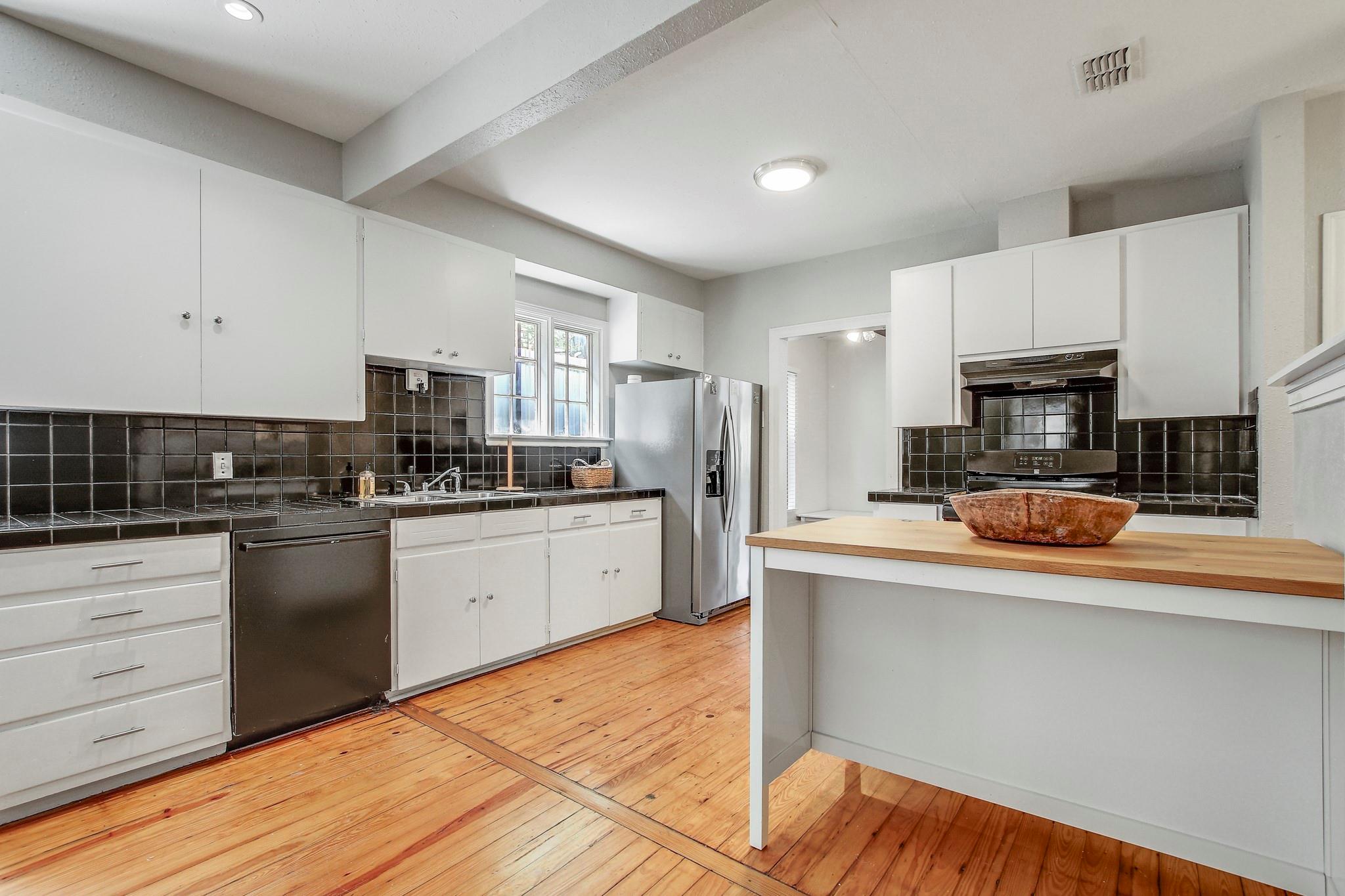 1215 W Mary St, Austin, TX 78704