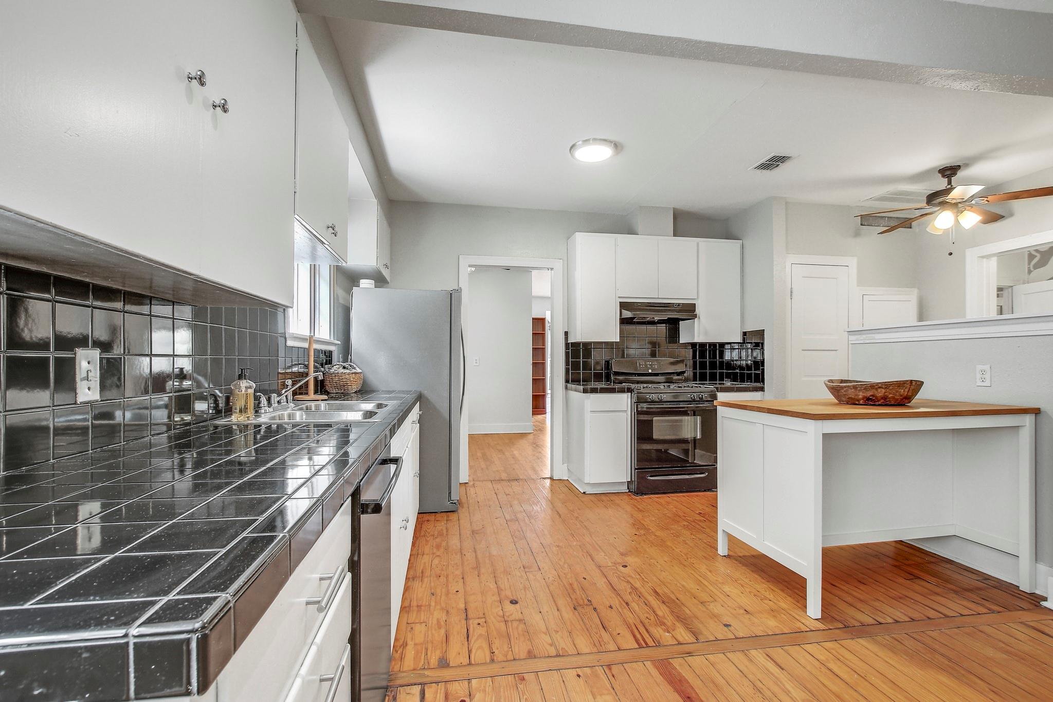 1215 W Mary St, Austin, TX 78704