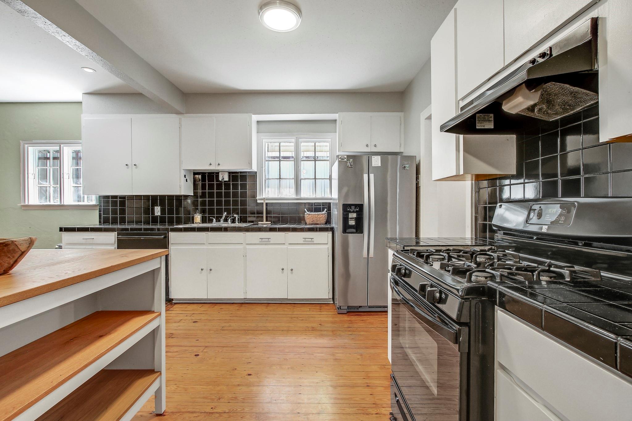 1215 W Mary St, Austin, TX 78704