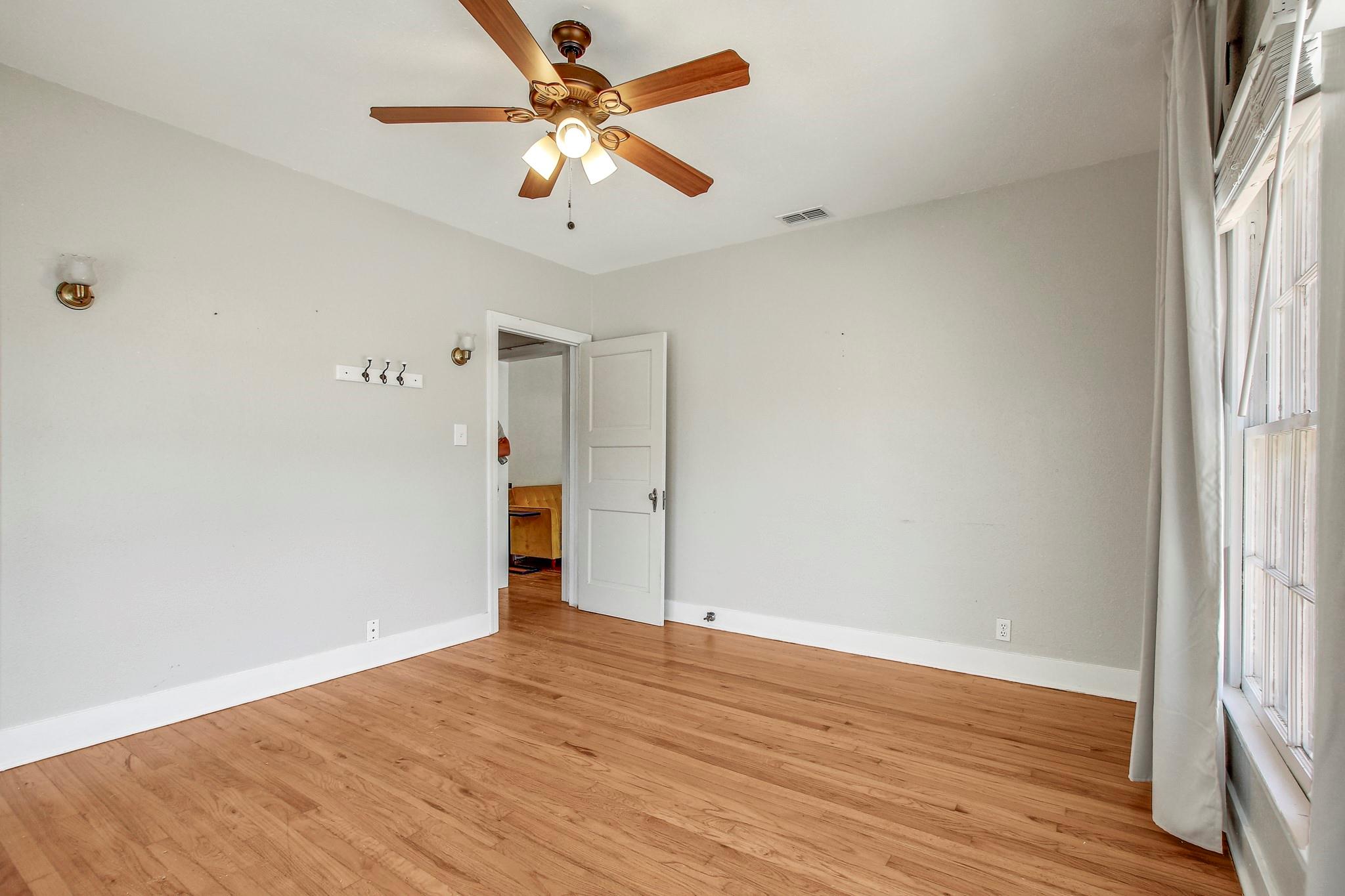 1215 W Mary St, Austin, TX 78704