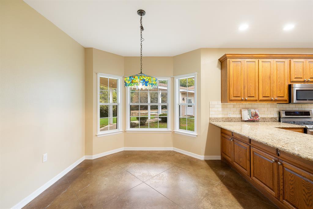 10565 N 77 Highway, Lexington, TX 78947