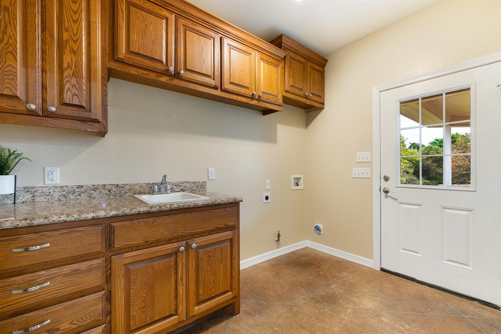 10565 N 77 Highway, Lexington, TX 78947