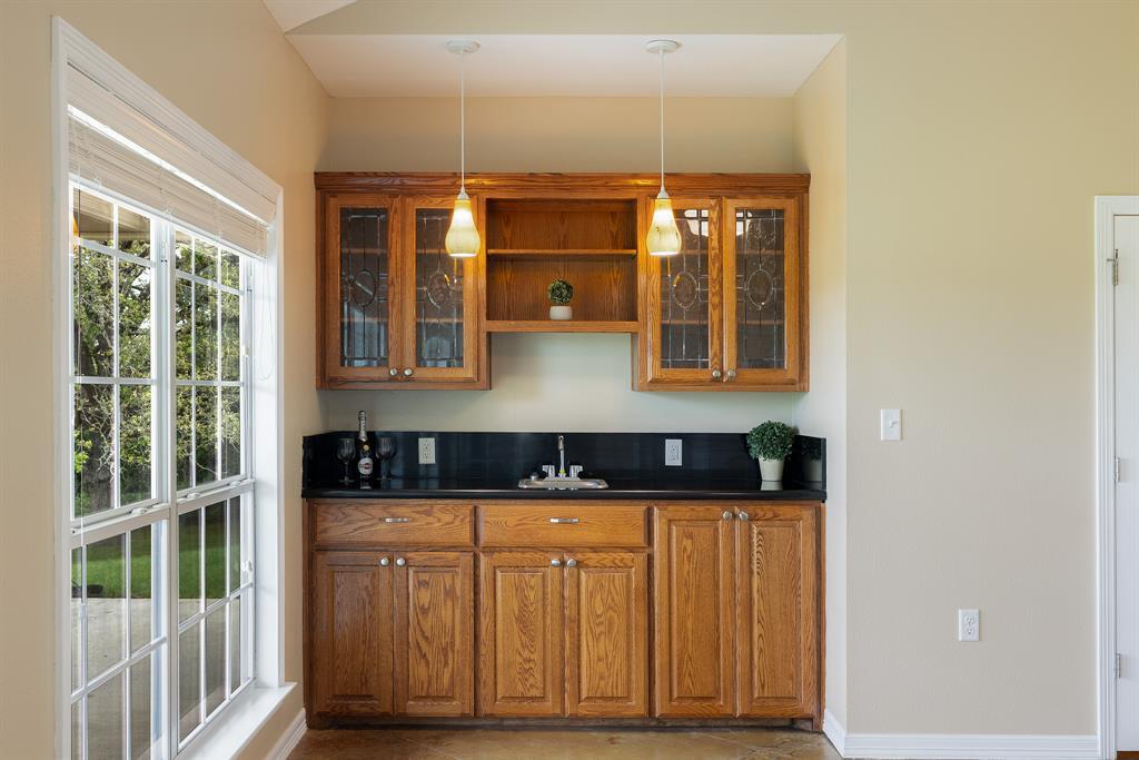 10565 N 77 Highway, Lexington, TX 78947