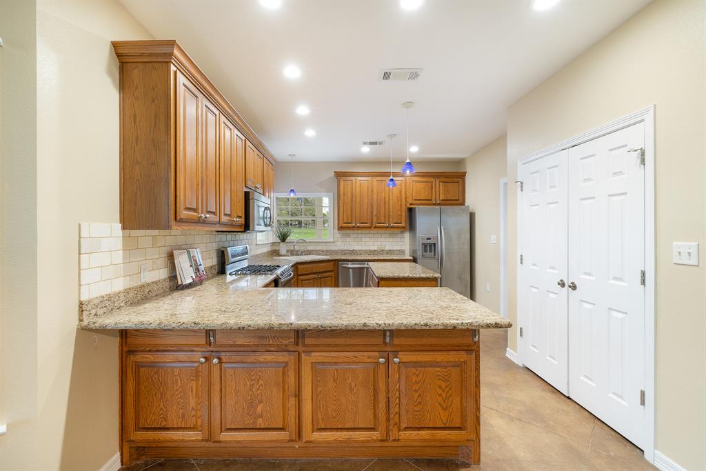 10565 N 77 Highway, Lexington, TX 78947