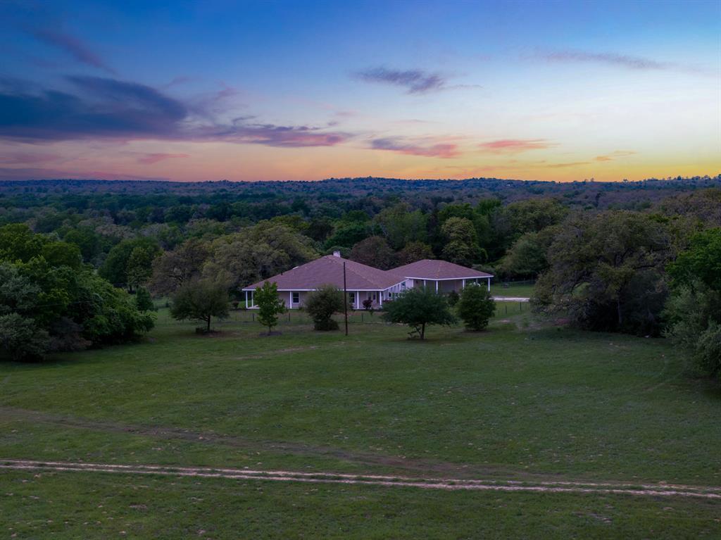 10565 N 77 Highway, Lexington, TX 78947