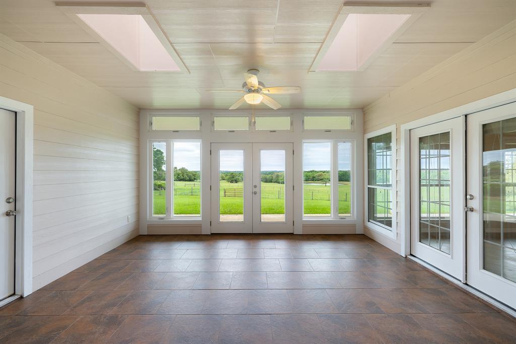 10565 N 77 Highway, Lexington, TX 78947
