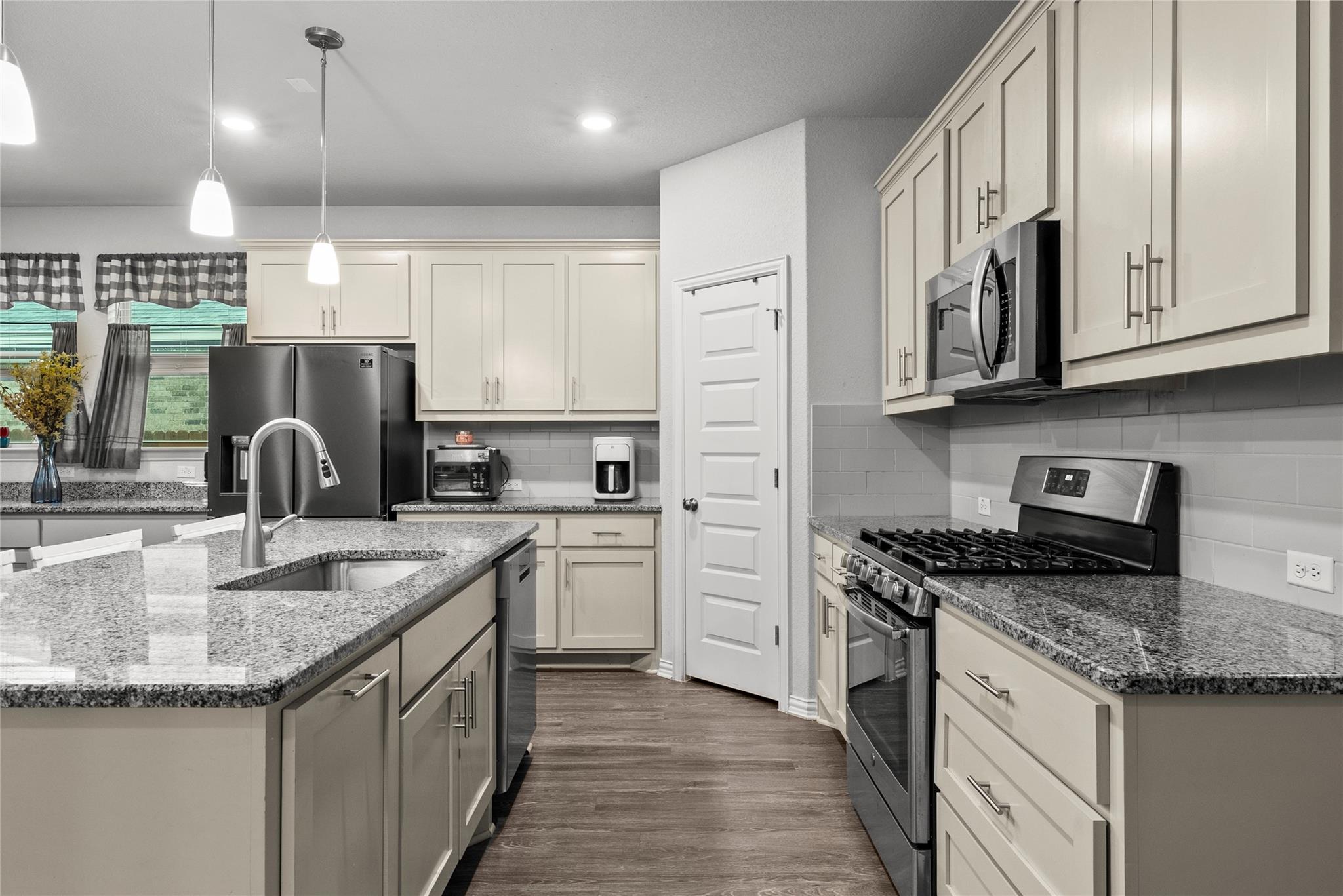 12705 Twisted Root Dr, Manchaca, TX 78652