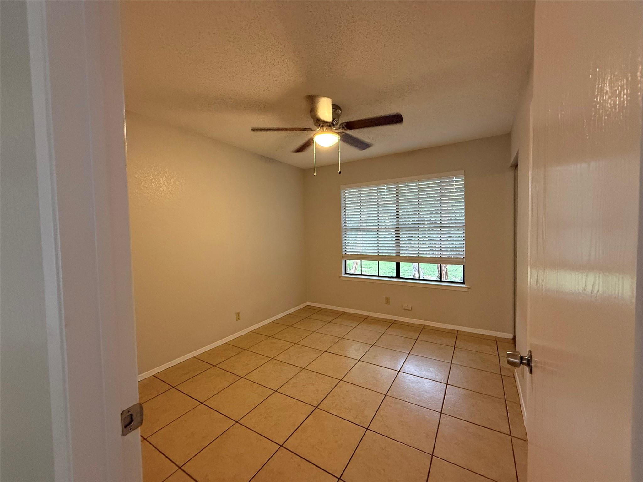 502-B Hedgewood Dr # B, Georgetown, TX 78628