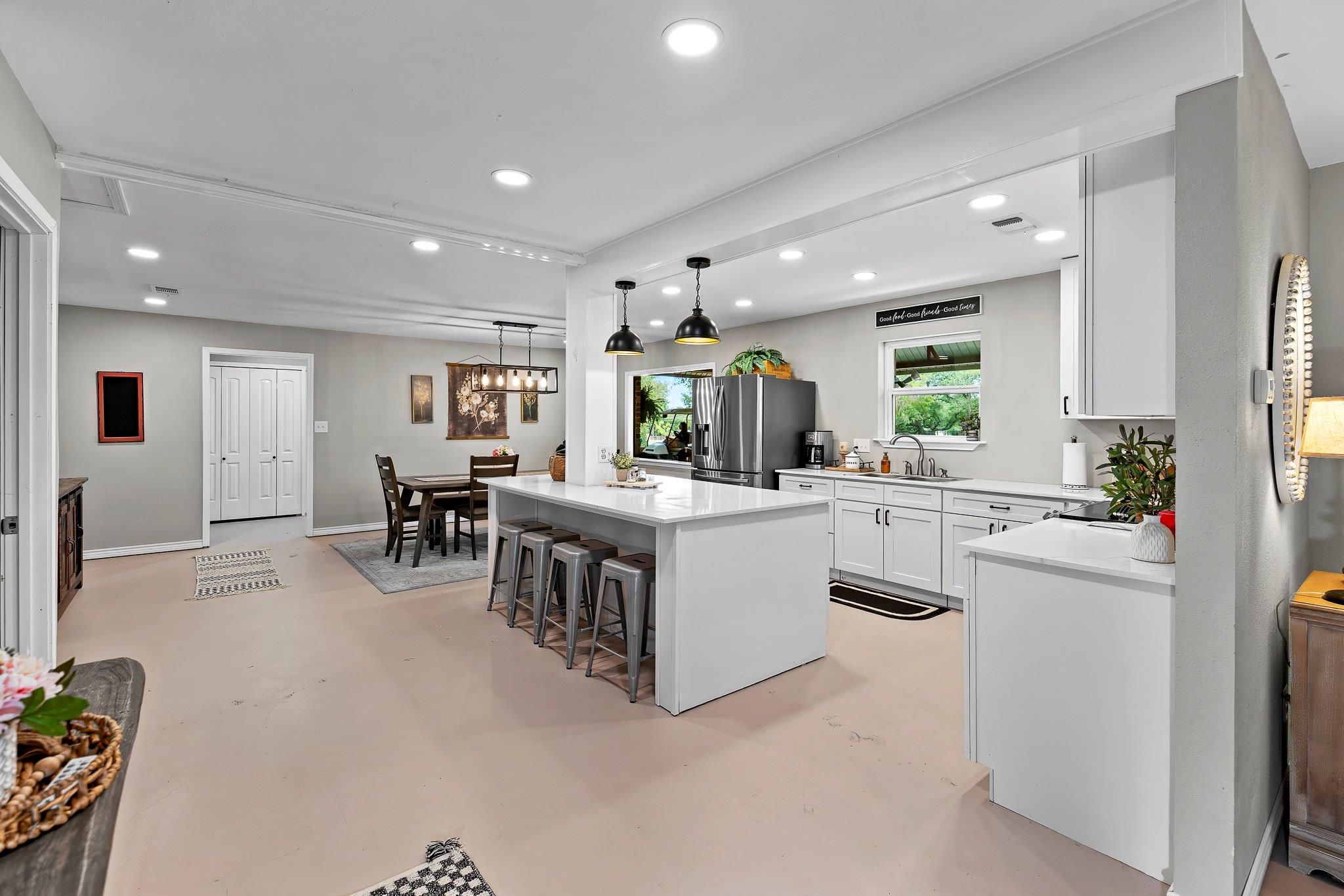 2906 Mormon Mill Rd, Marble Falls, TX 78654