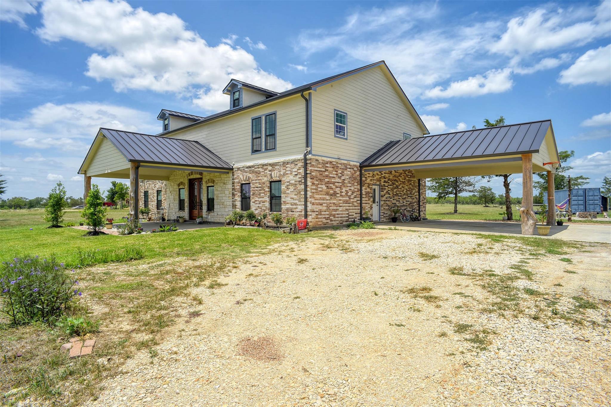 626 Sparta Field Rd, Waelder, TX 78959