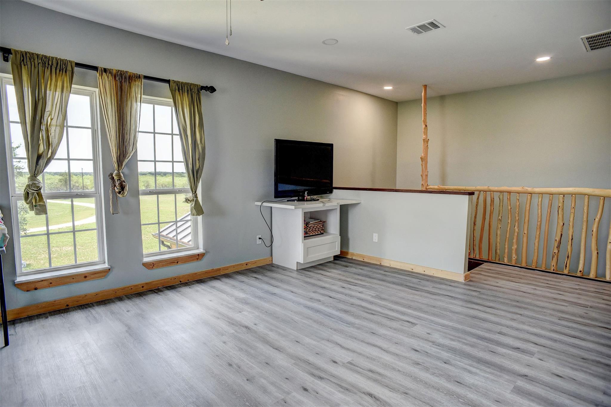 626 Sparta Field Rd, Waelder, TX 78959