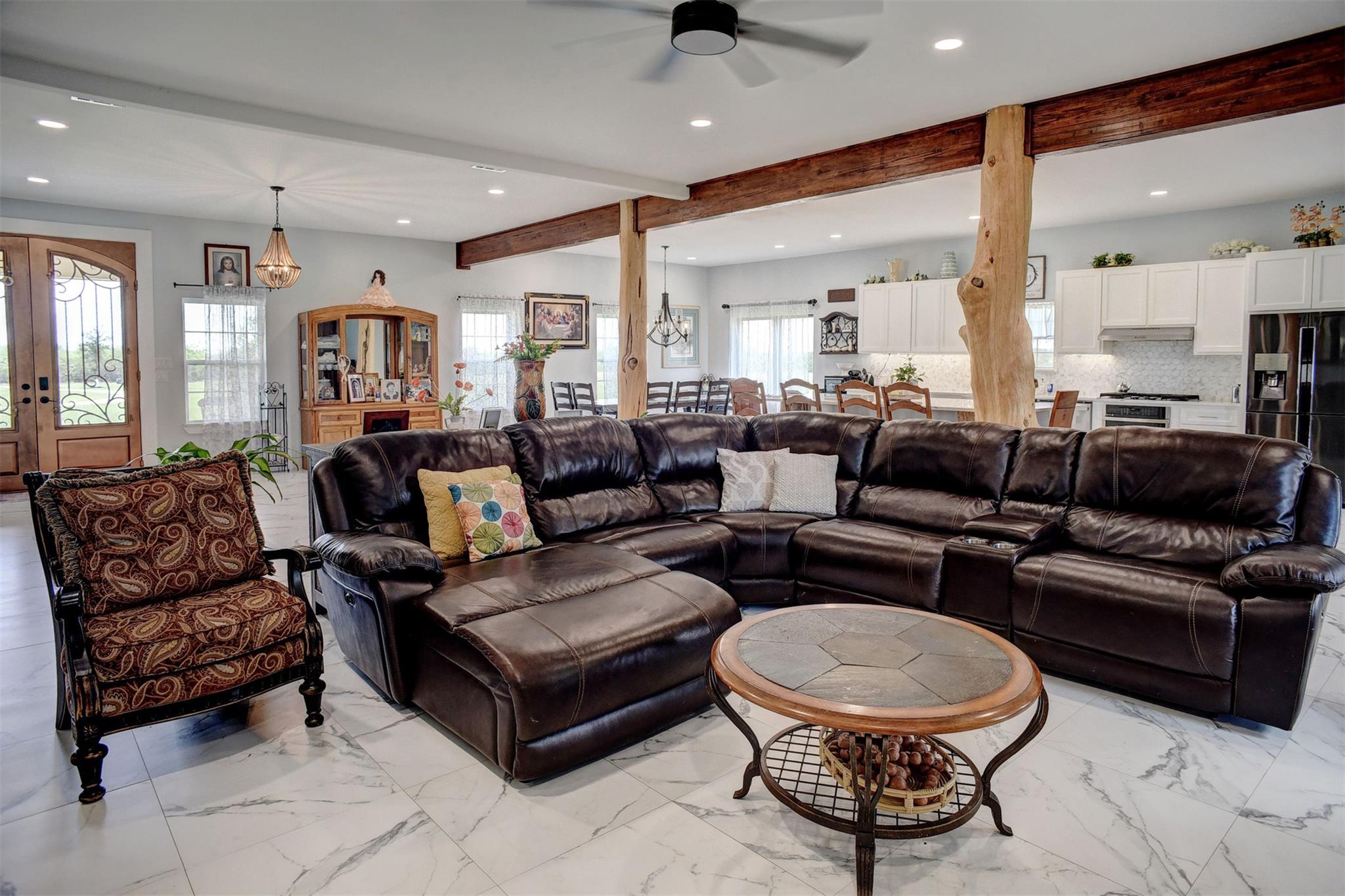 626 Sparta Field Rd, Waelder, TX 78959