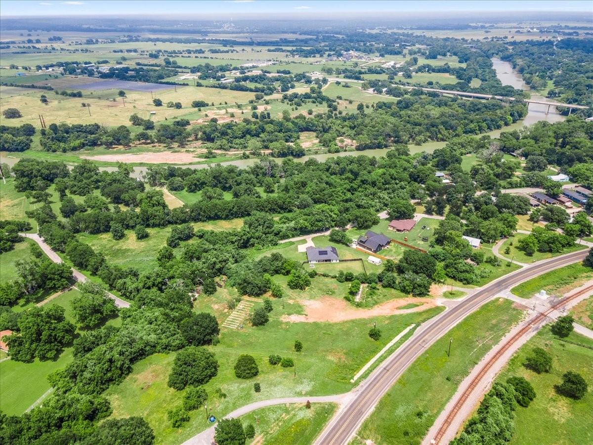 180 FM 2571, Smithville, TX 78957