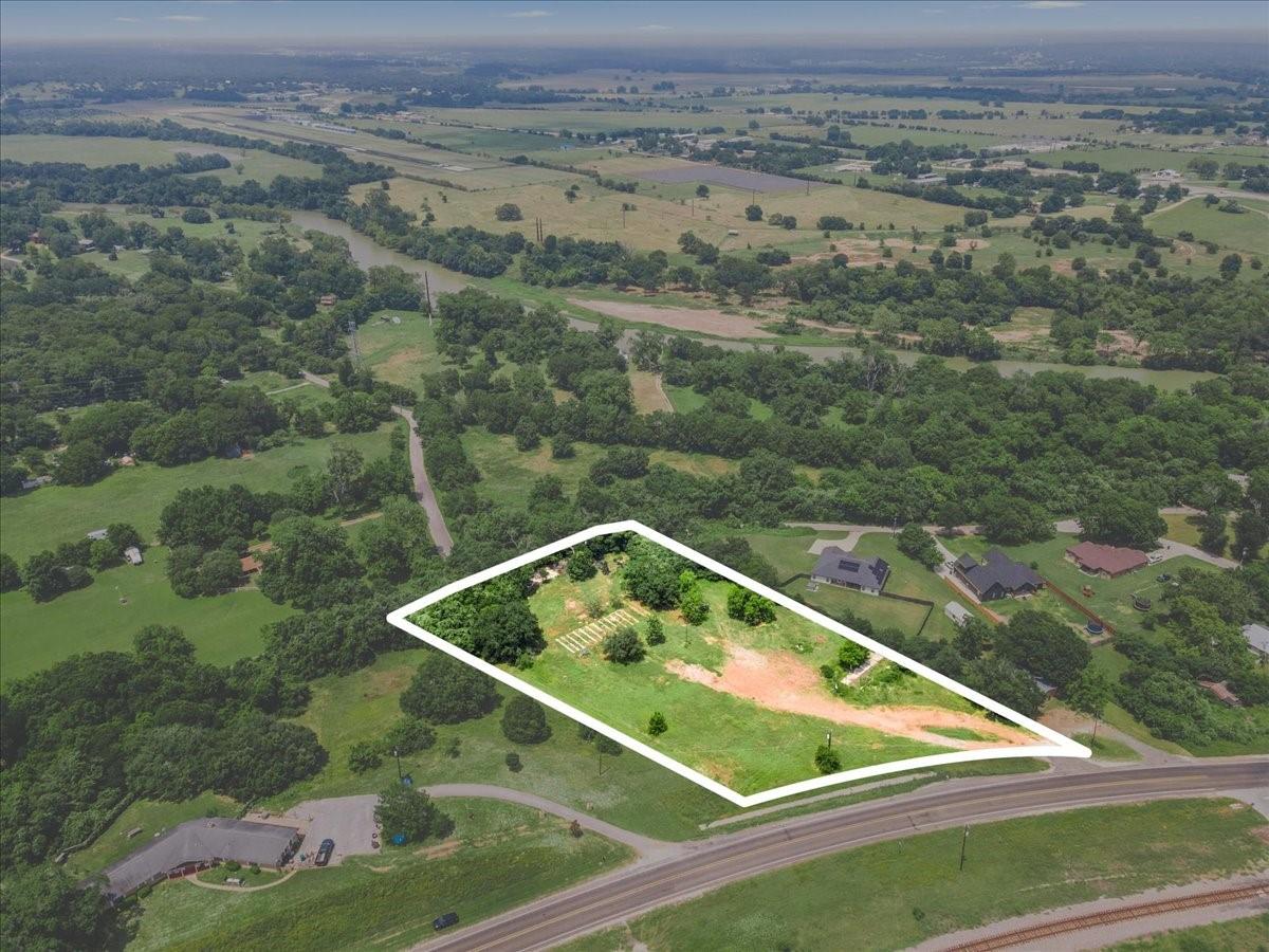 180 FM 2571, Smithville, TX 78957