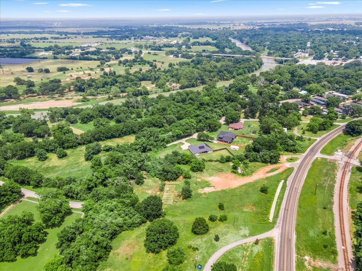 180 FM 2571, Smithville, TX 78957