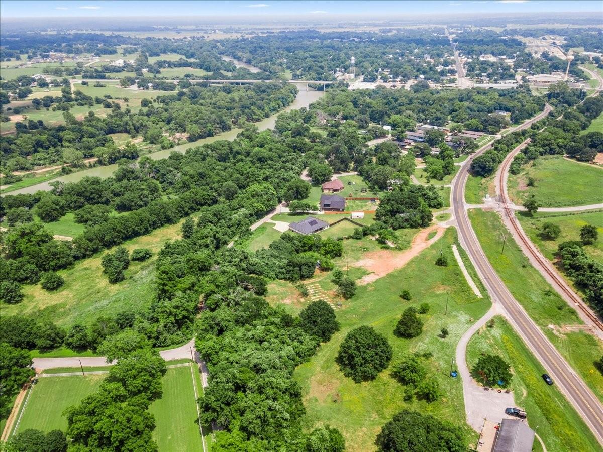 180 FM 2571, Smithville, TX 78957