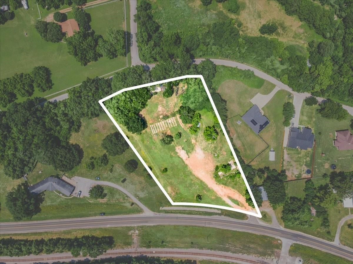 180 FM 2571, Smithville, TX 78957