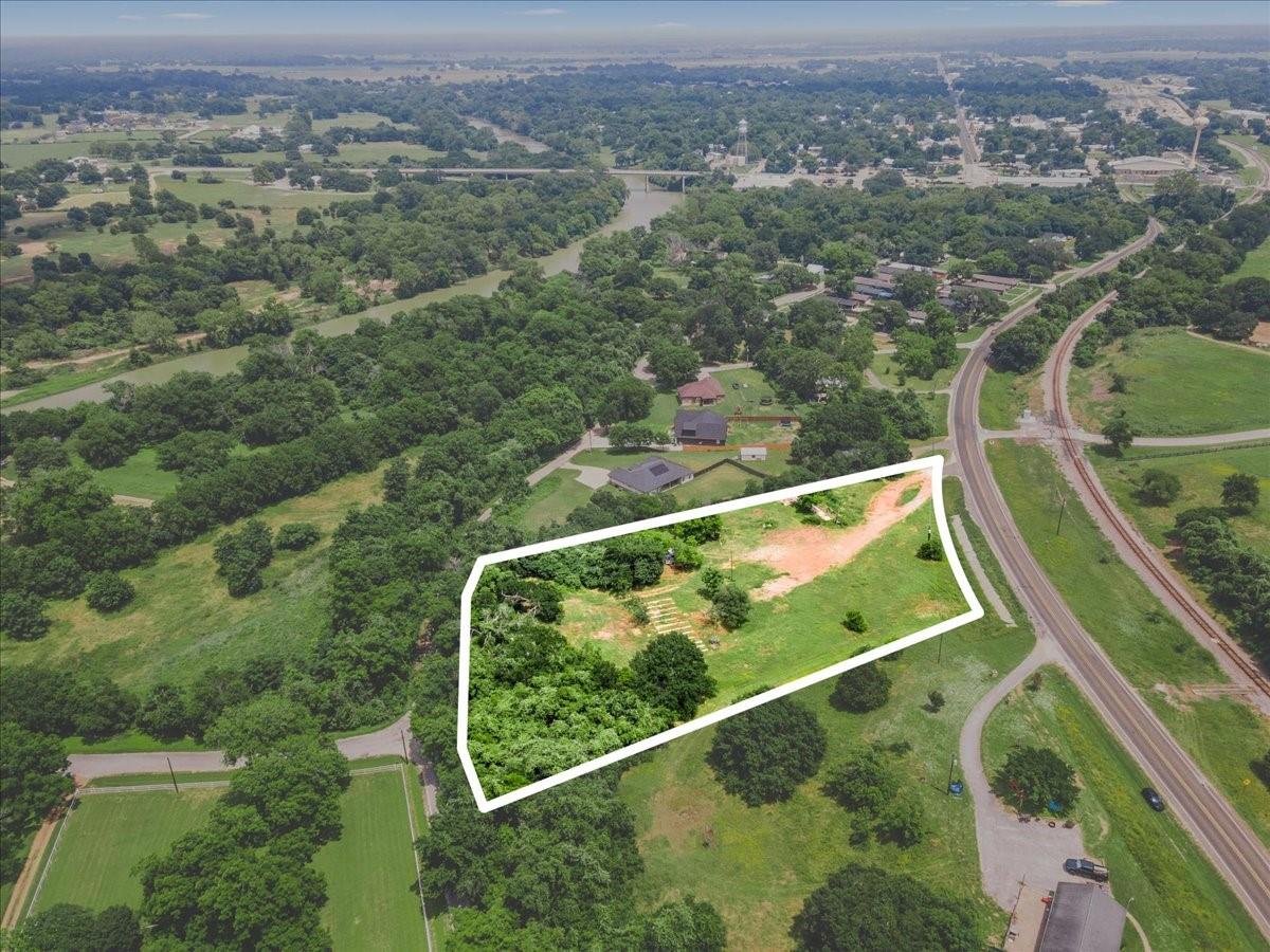 180 FM 2571, Smithville, TX 78957