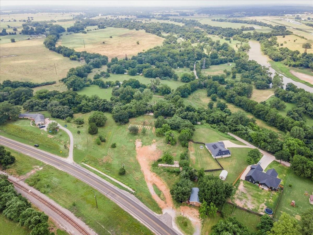 180 FM 2571, Smithville, TX 78957