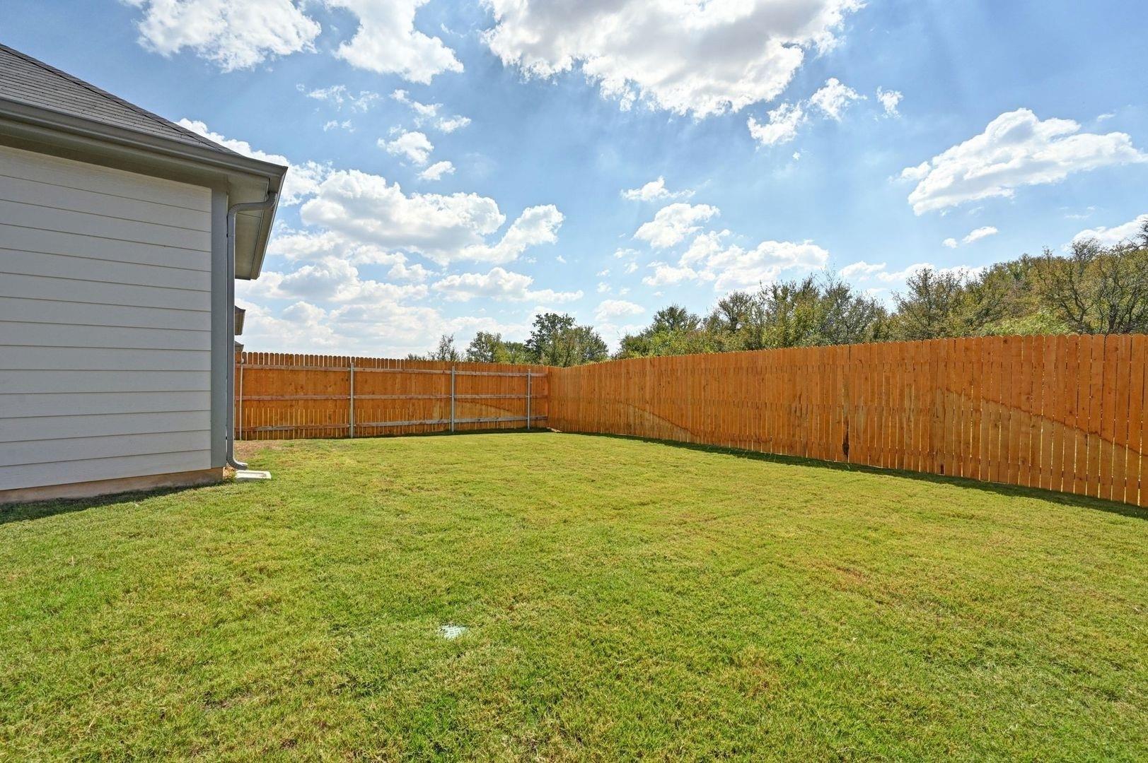 304 Bendecido Loop, Elgin, TX 78621