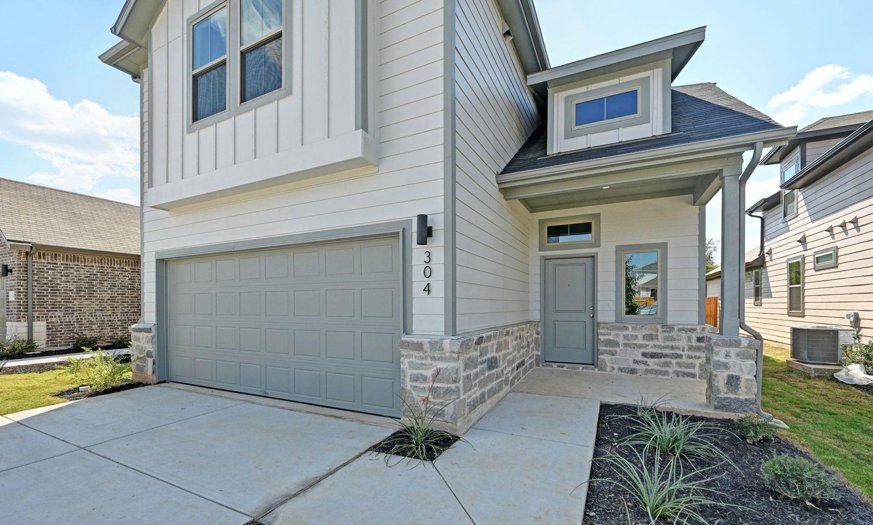 304 Bendecido Loop, Elgin, TX 78621