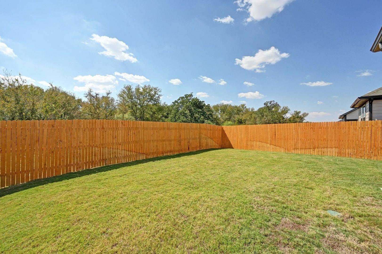 304 Bendecido Loop, Elgin, TX 78621