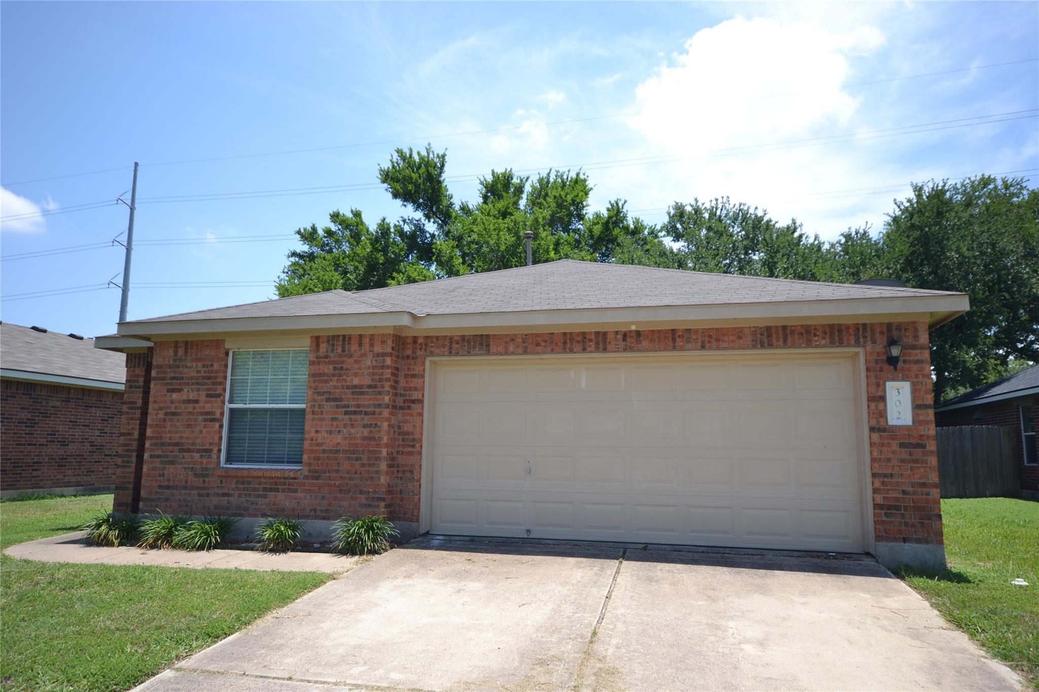 302 Washington Square Dr, Leander, TX 78641