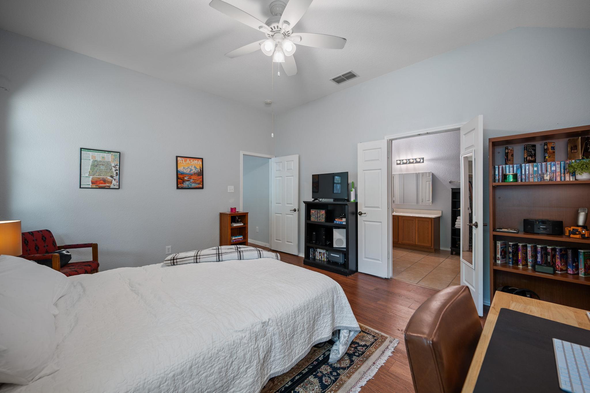 2038 Ridge View Dr, San Marcos, TX 78666