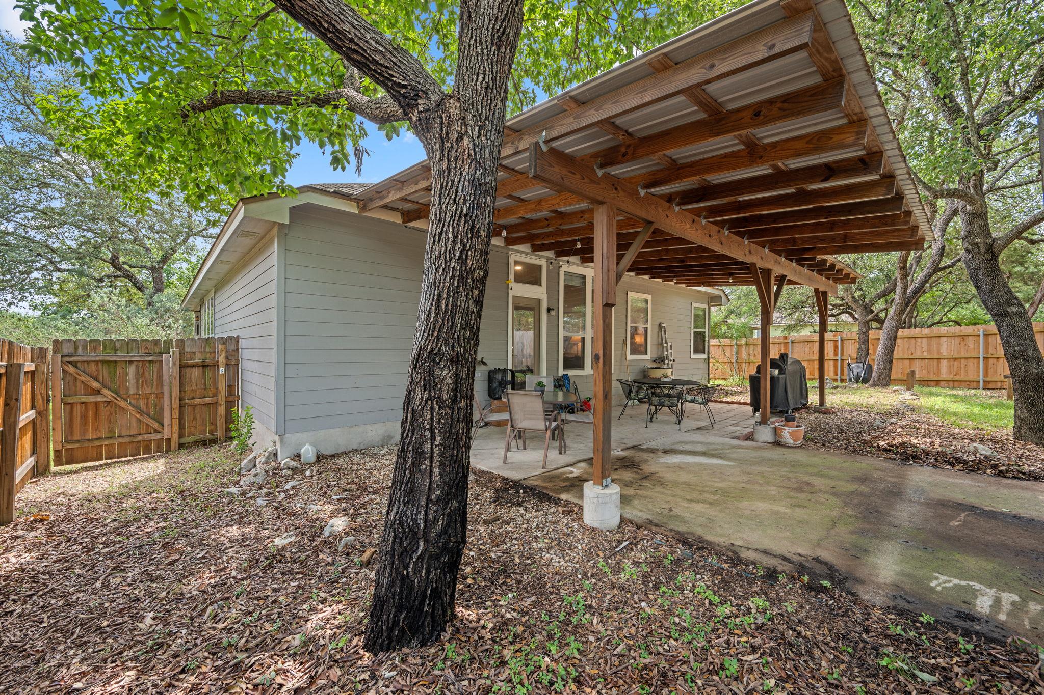 2038 Ridge View Dr, San Marcos, TX 78666