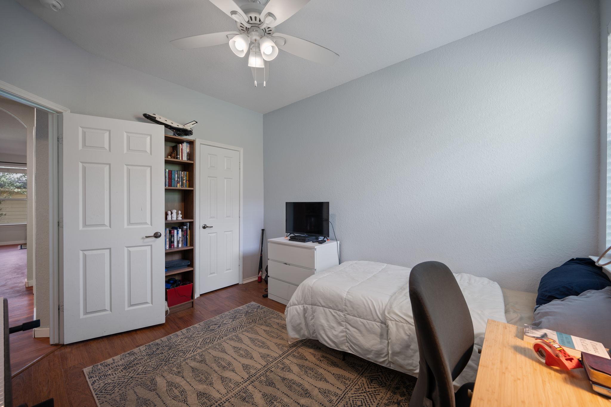 2038 Ridge View Dr, San Marcos, TX 78666