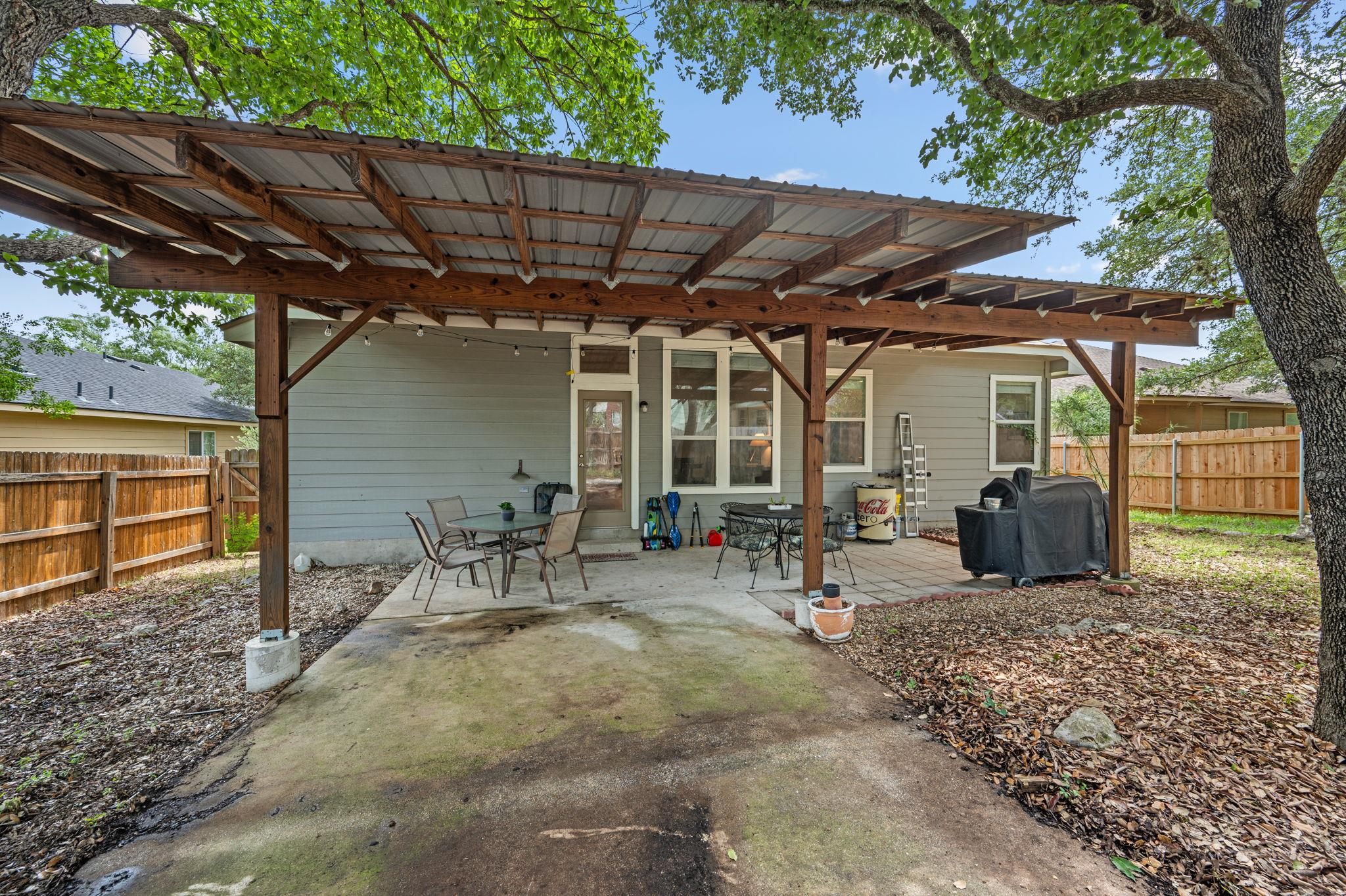 2038 Ridge View Dr, San Marcos, TX 78666