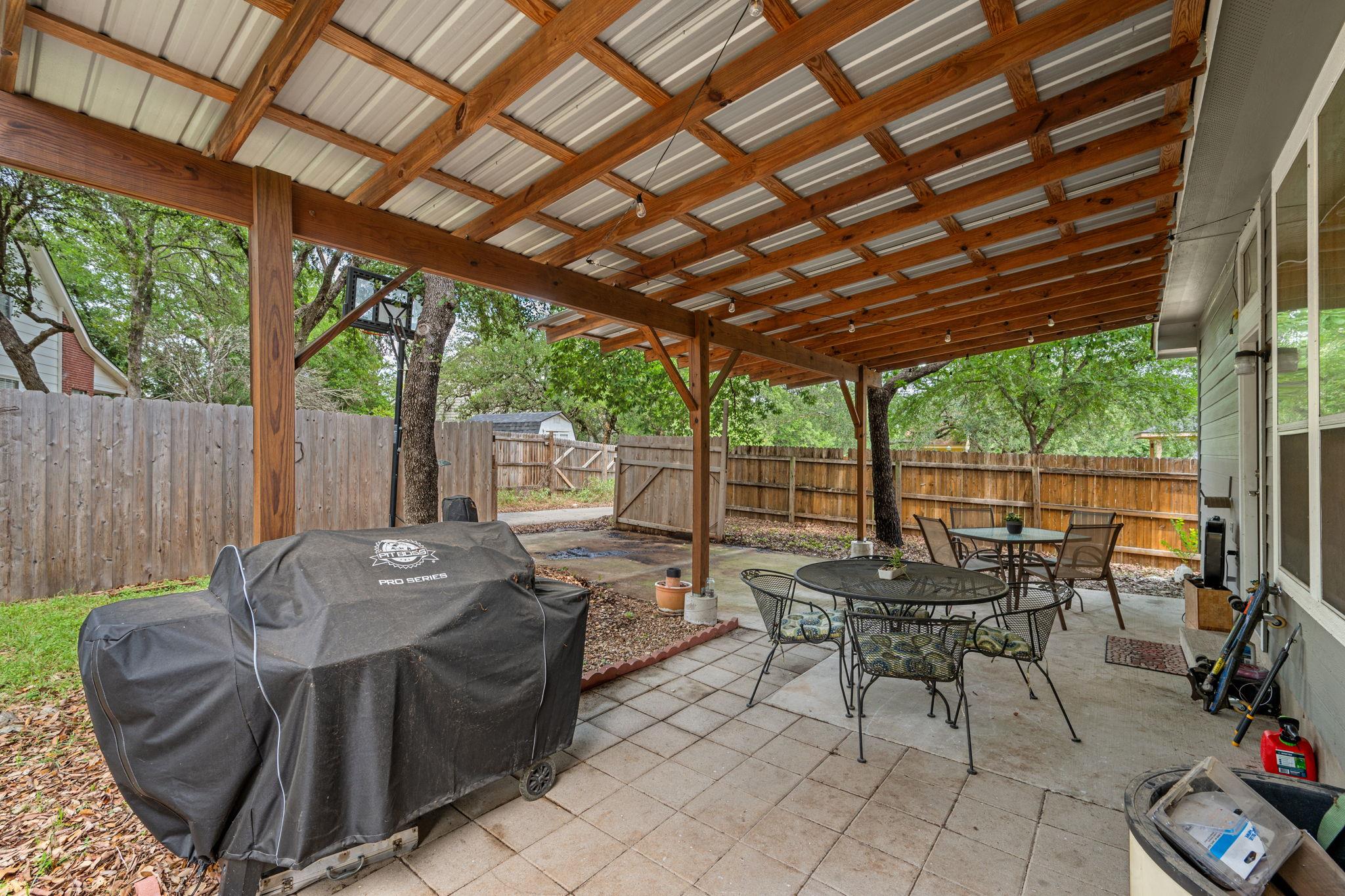2038 Ridge View Dr, San Marcos, TX 78666