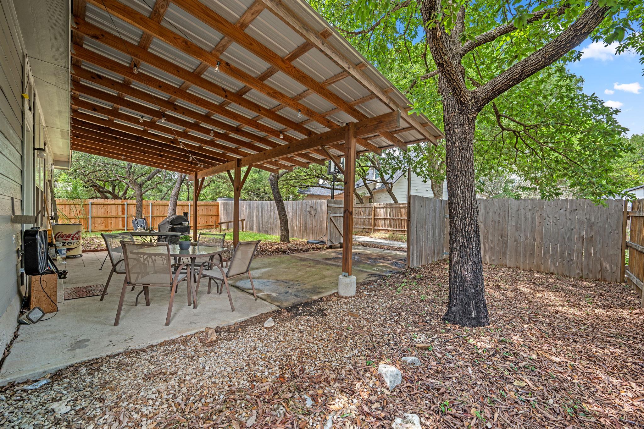 2038 Ridge View Dr, San Marcos, TX 78666