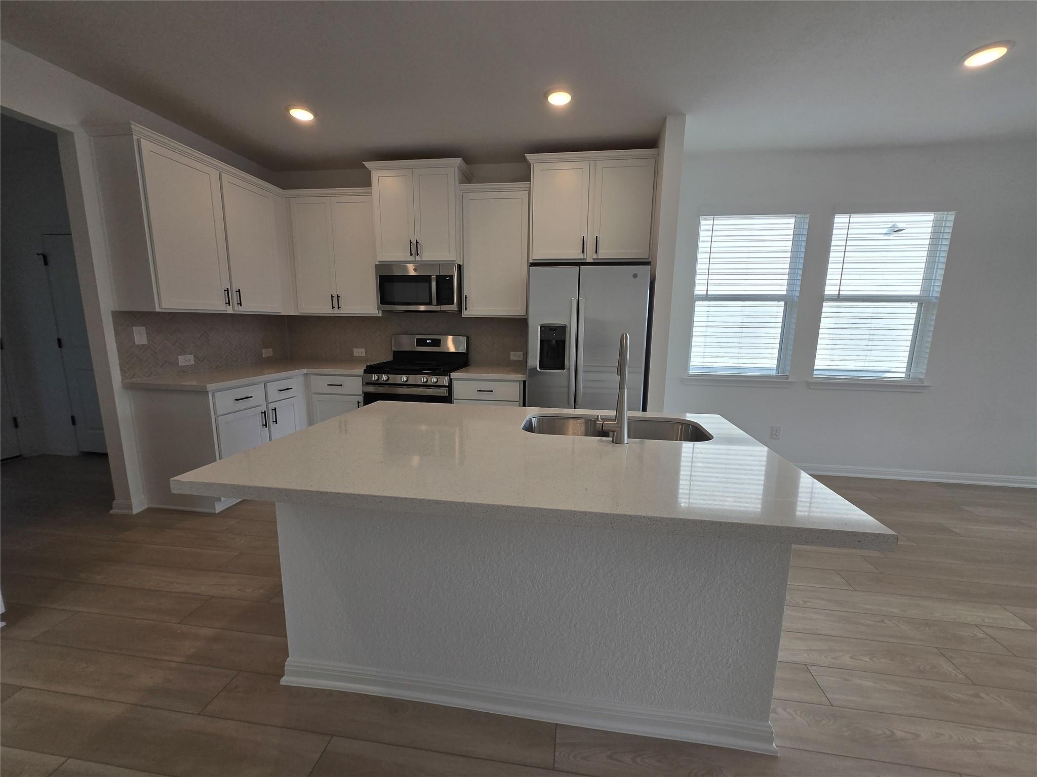 605 Emory Crossing Blvd, Hutto, TX 78634
