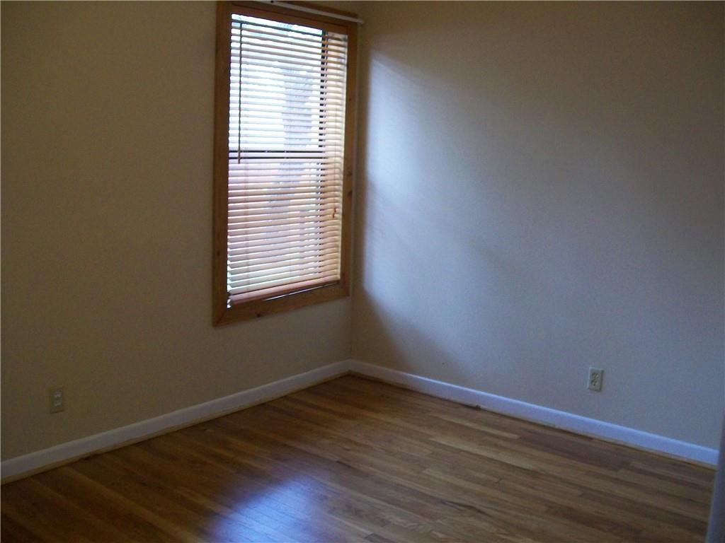 310 E Cedar St, Bertram, TX 78605
