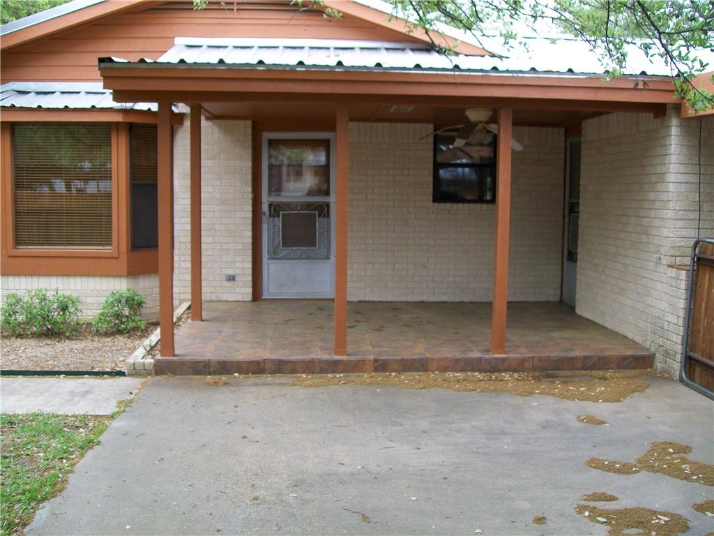 310 E Cedar St, Bertram, TX 78605