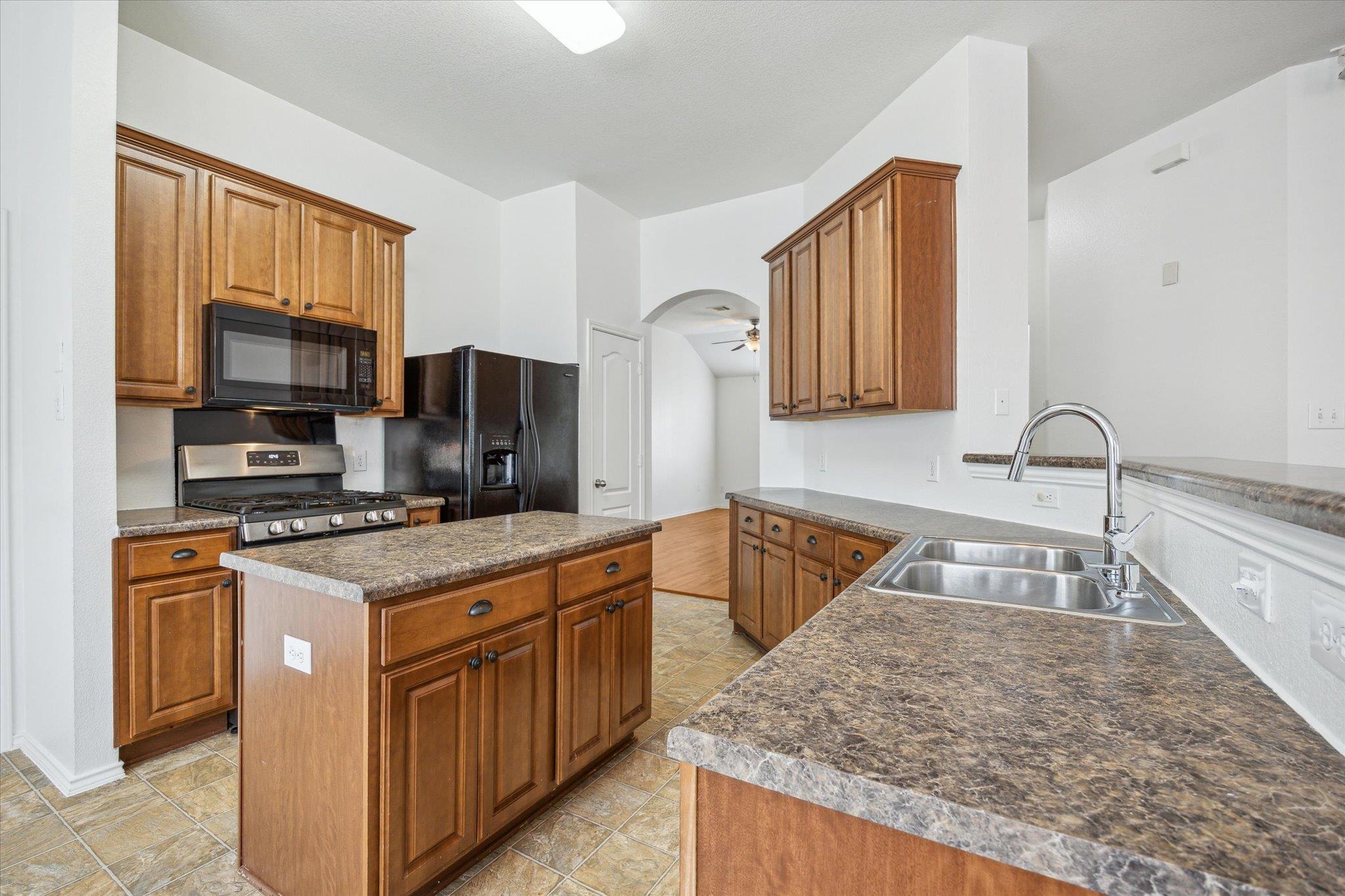 1314 Rainbow Parke Dr, Round Rock, TX 78665
