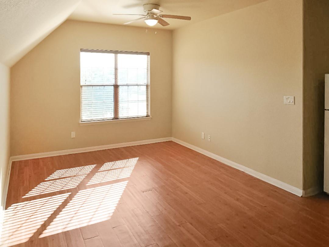 16219 OXBOW Trl # APT Upstairs, Buda, TX 78610