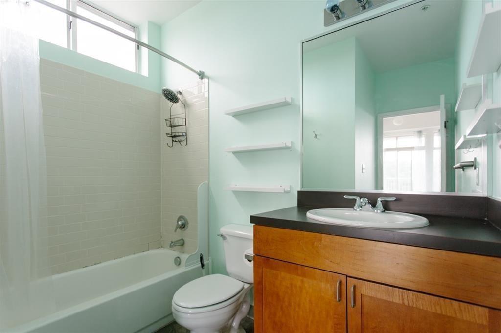 2401 E 6th St # 80, Austin, TX 78702