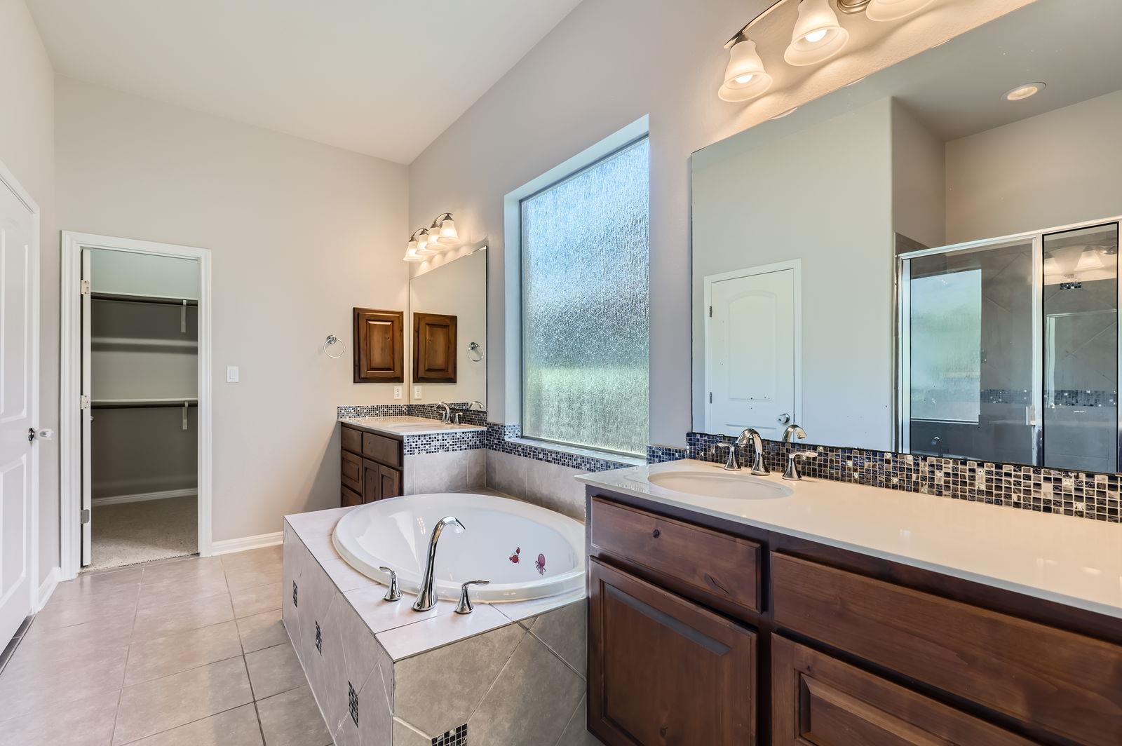 4109 Vinalopo Dr, Austin, TX 78738