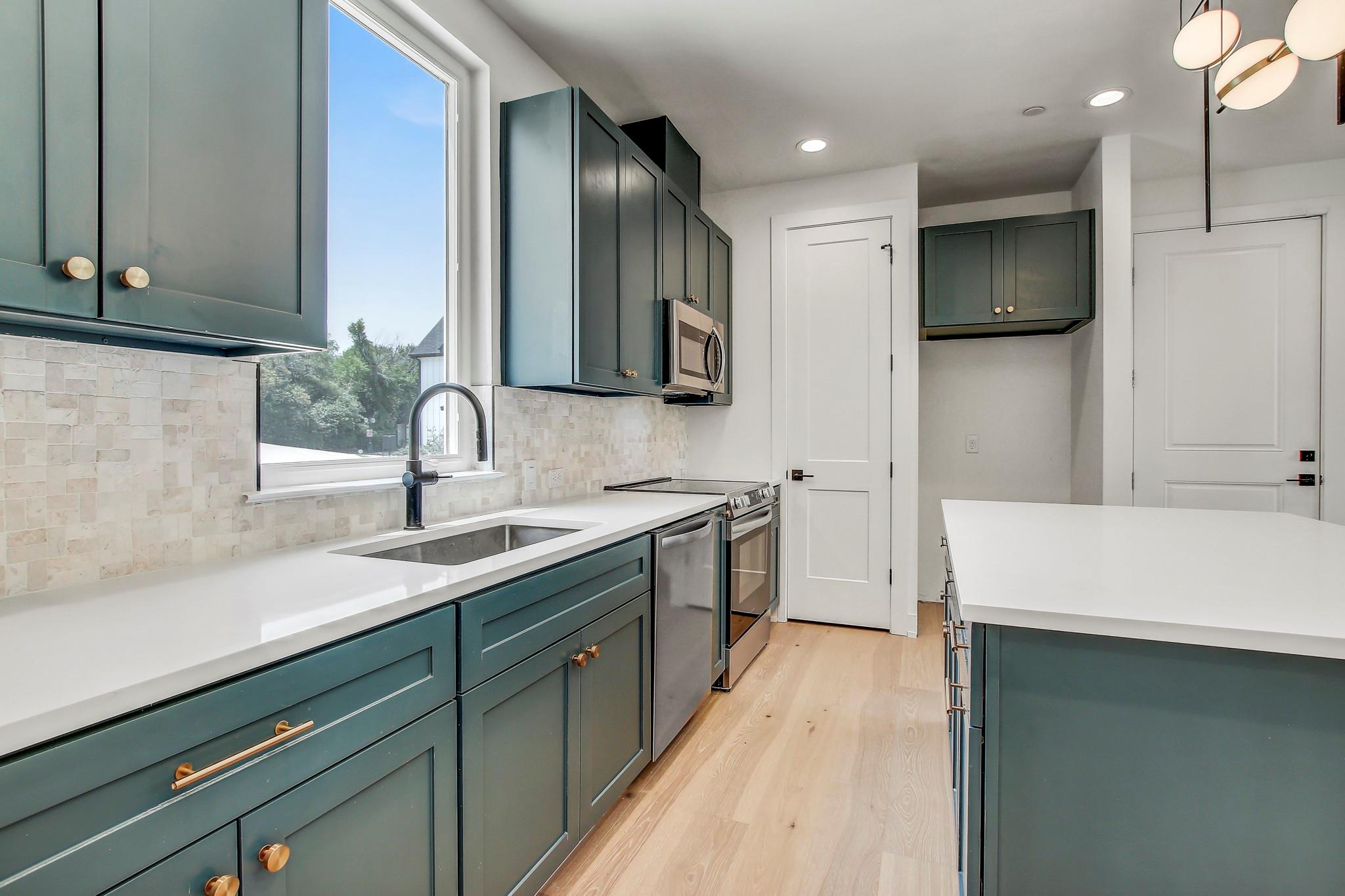 4127 E 12th St # 5, Austin, TX 78721