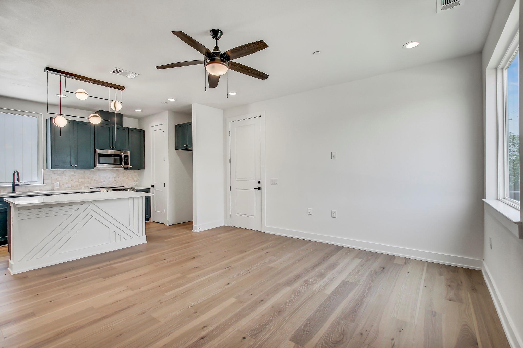 4127 E 12th St # 5, Austin, TX 78721