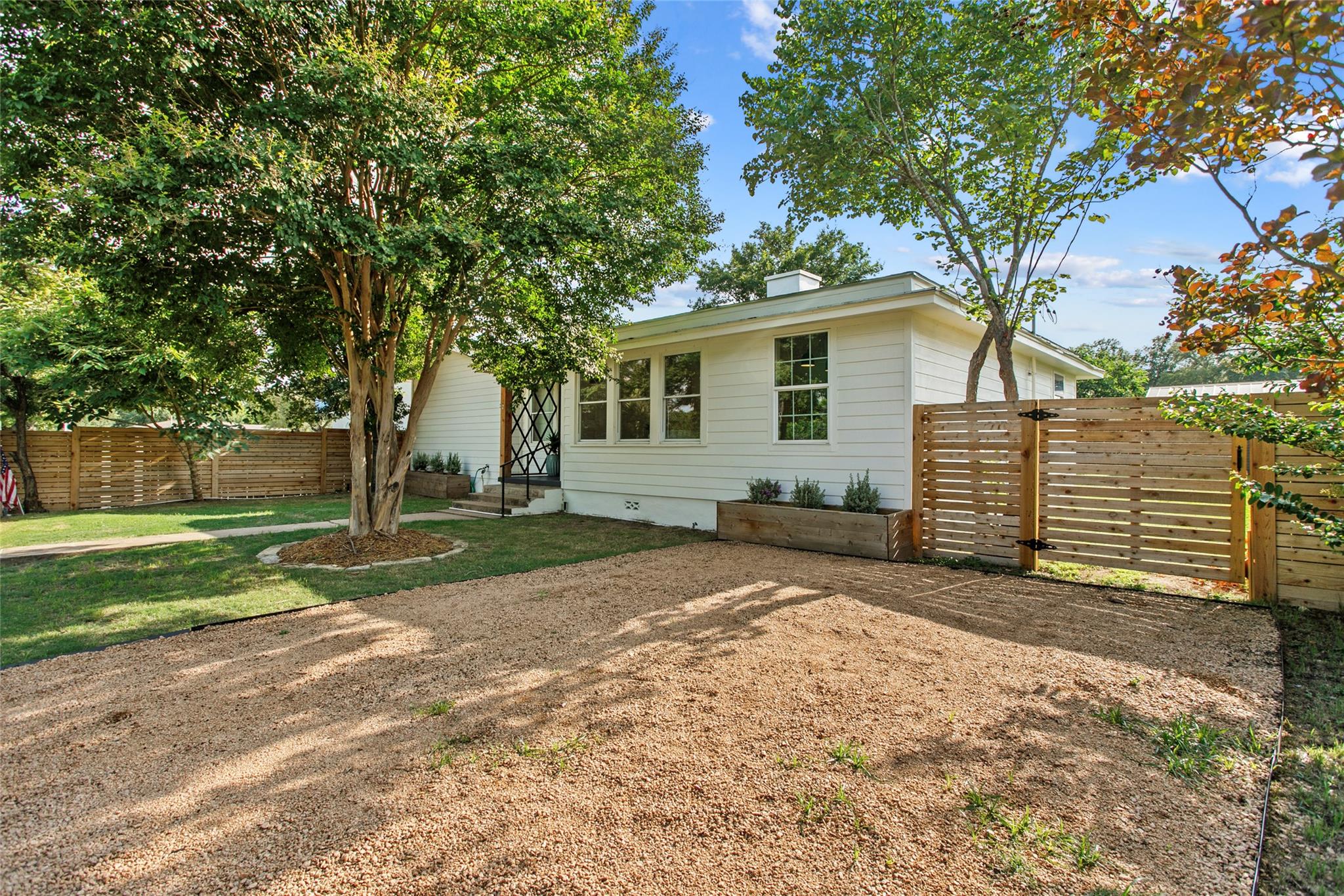 103 N Avenue C, Johnson City, TX 78636